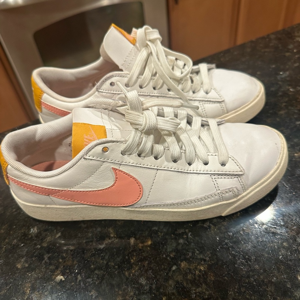 Nike Blazer Low Summit White Pink Quartz